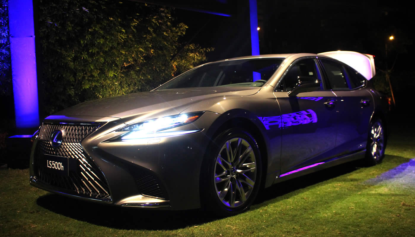 Llegan al Perú los nuevos ES 250 y LS 500h