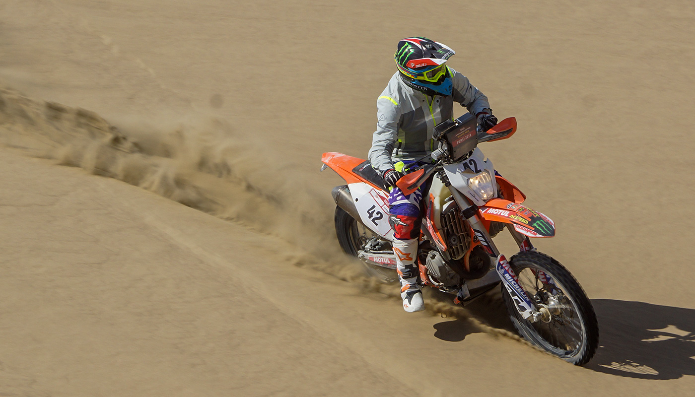 Ian Salazar lidera la categoria promocional de motos