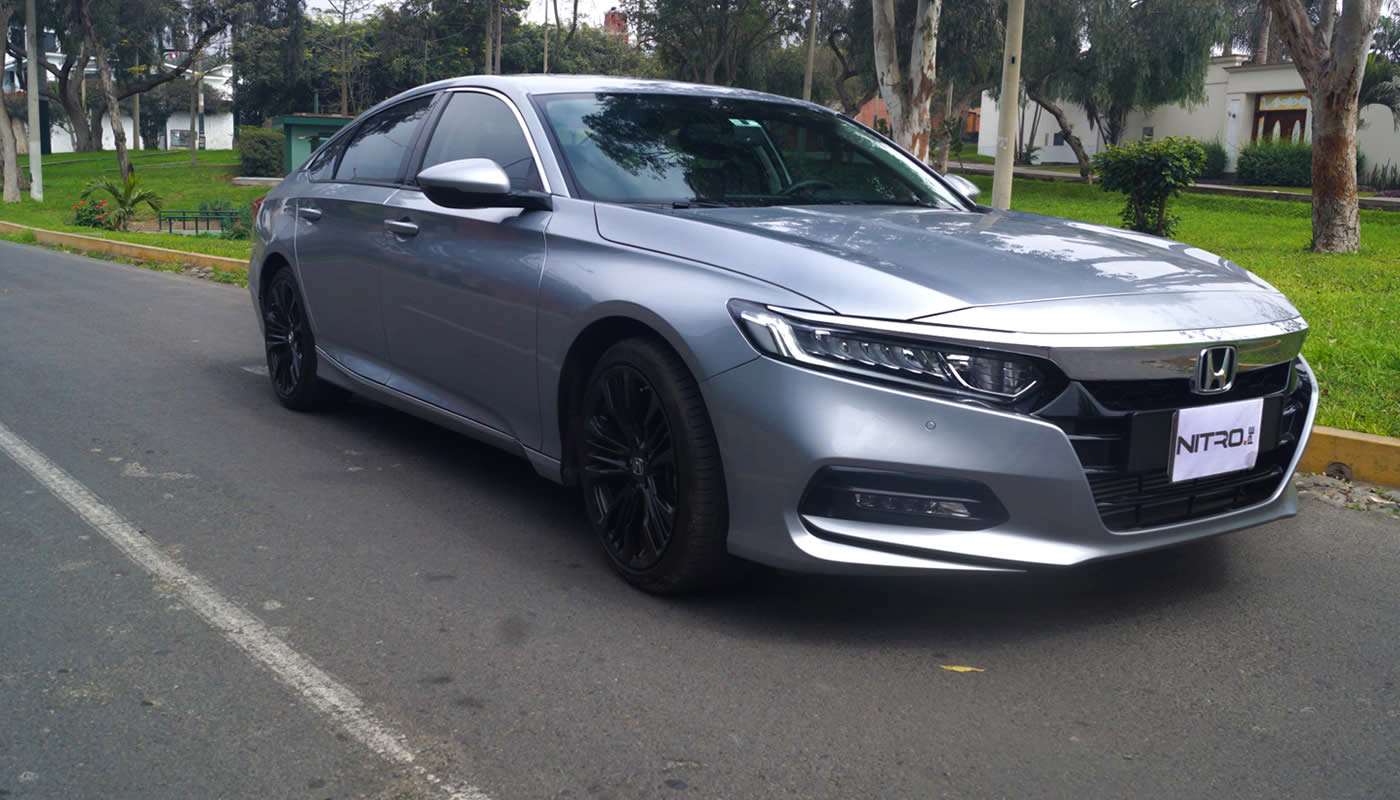 Honda Accord: Elegante y lleno de lujos