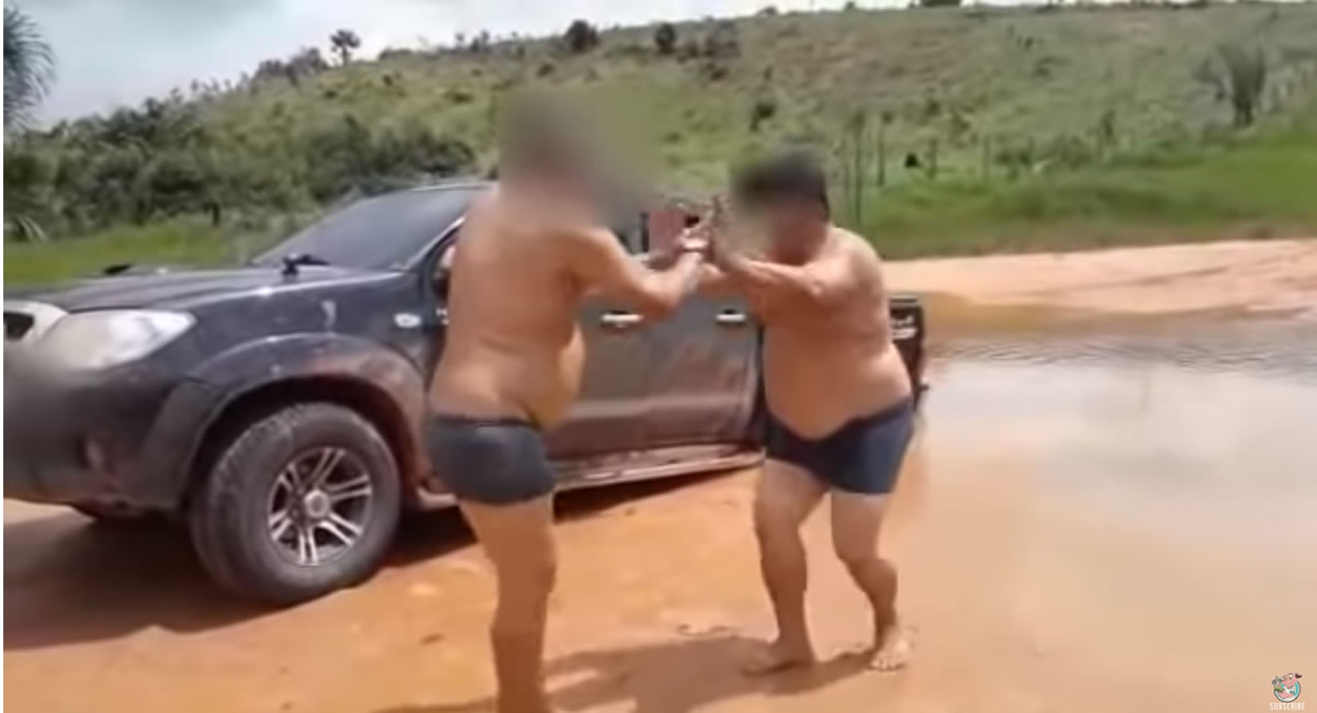 [VIDEO] ¿Qué no hacer si te atascas en el fango?