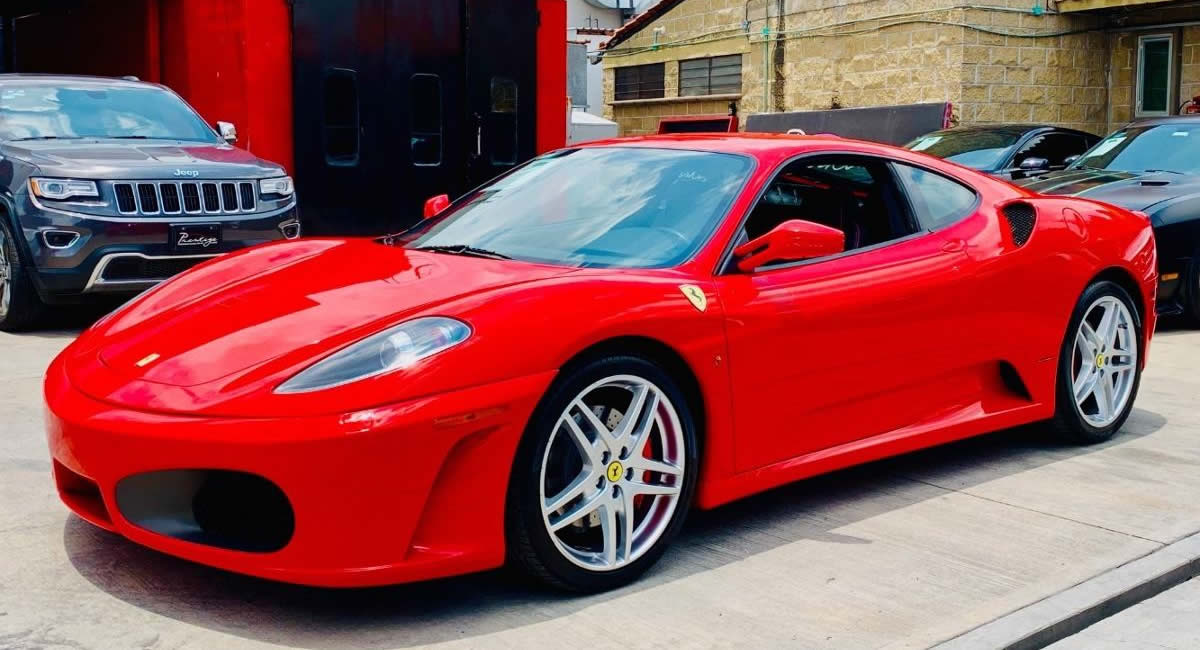 Un día con un Ferrari en Dubái.