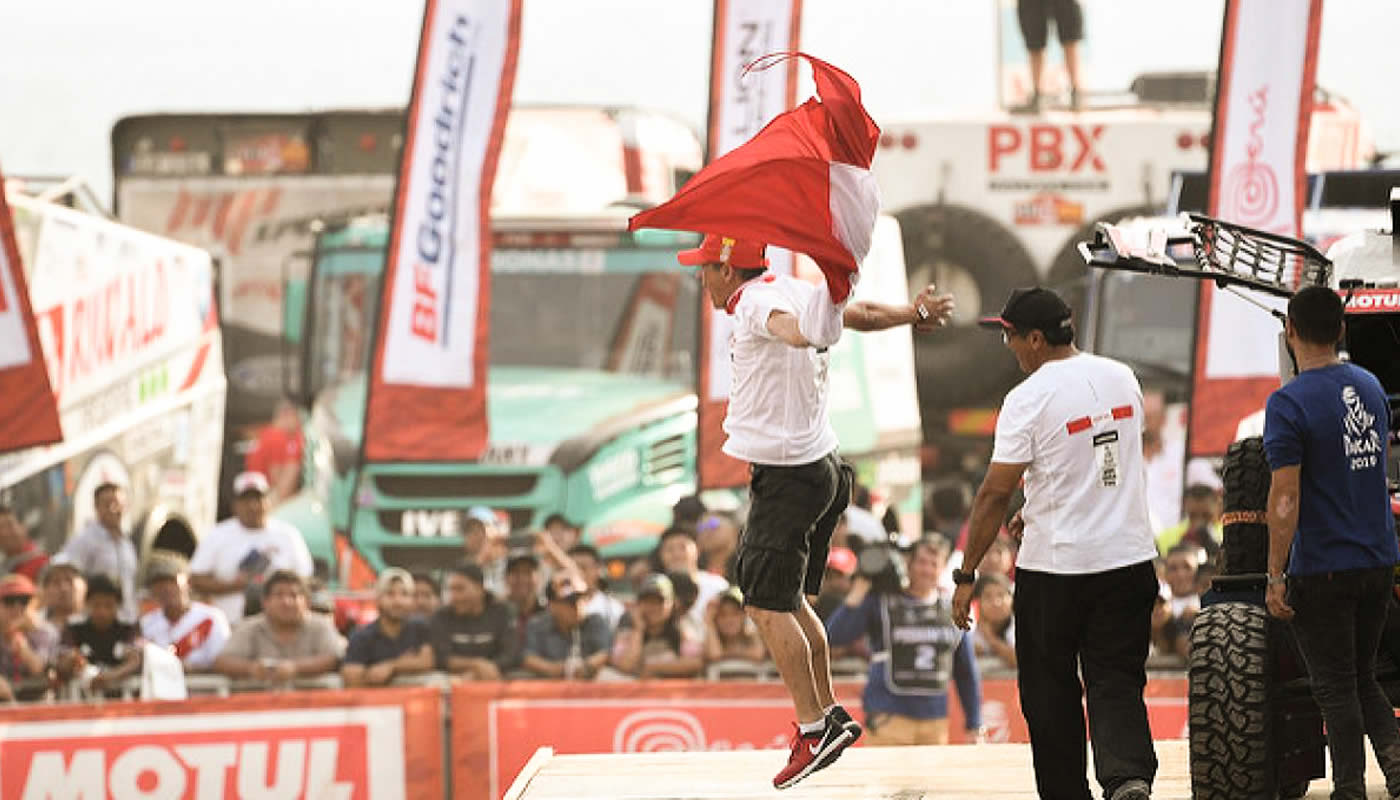 Los pilotos peruanos en la partida simbólica