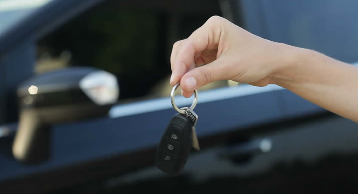 Lo regular es realizar una revisión detallada de los documentos oficiales del coche.