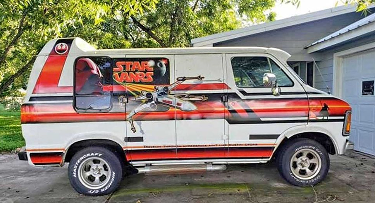 Fanáticos remodelan una Van con temática de Star Wars