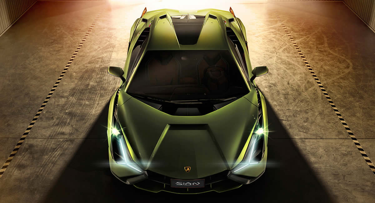El auto posee un motor V12 atmosferico, al cual se le suma un motor eléctrico integrado a la caja de cambios (llamado e-motor), el cual proporciona 34 CV más.