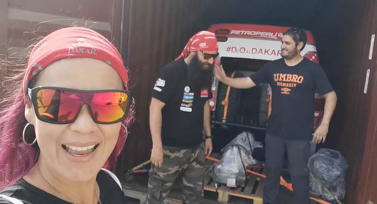 Dakar 2020: conductores peruanos recibieron sus autos en Jeddah