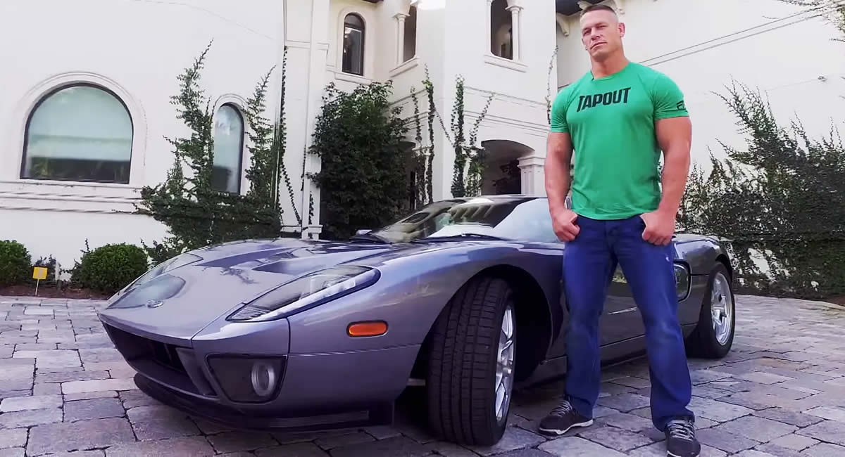 La afición principal del ex luchador son los muscle cars.