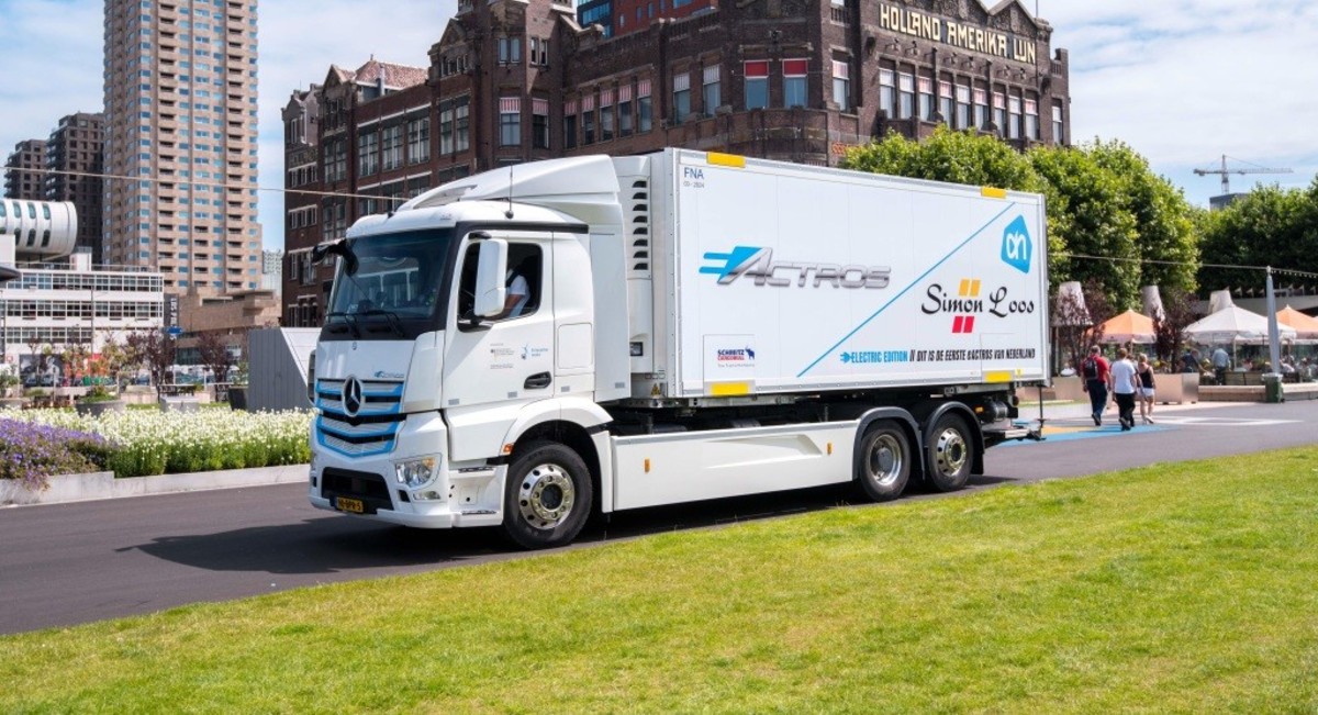 Camión Mercedes Benz eActros logra autonomía de 200 km