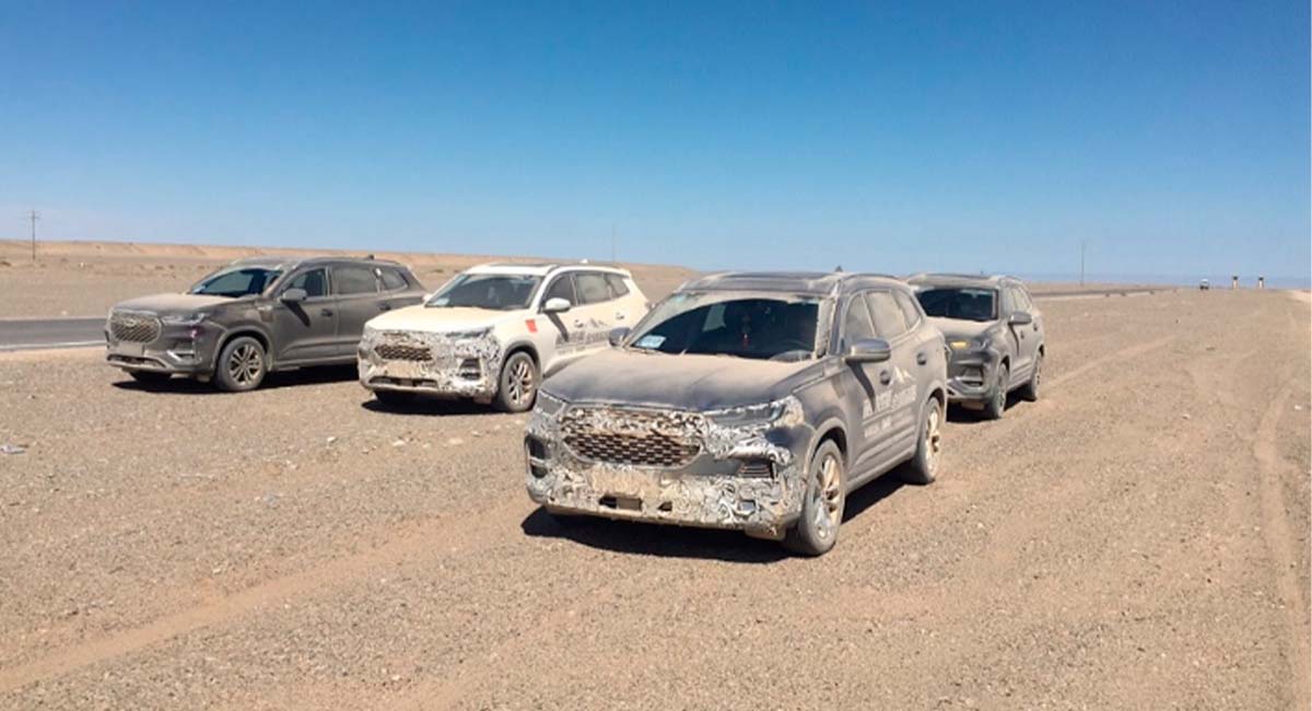 Prueba de exposición a alta temperatura y luz solar directa a 55 ° en Riad, Arabia Saudita