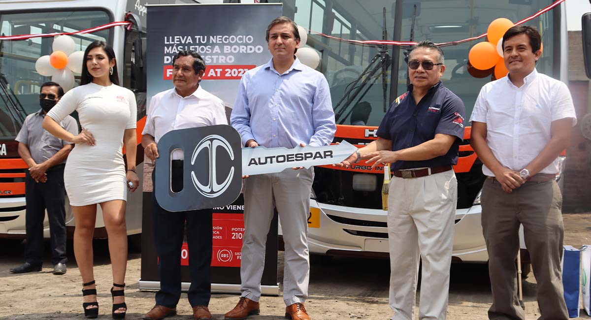 Hino Perú junto al concesionario Autoespar entregan importante flota de buses a Transnasa
