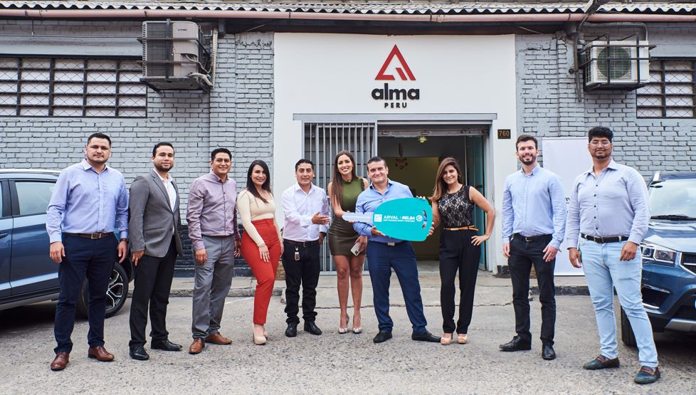 Chery le entrega 10 camionetas Tiggo 2 a Arval