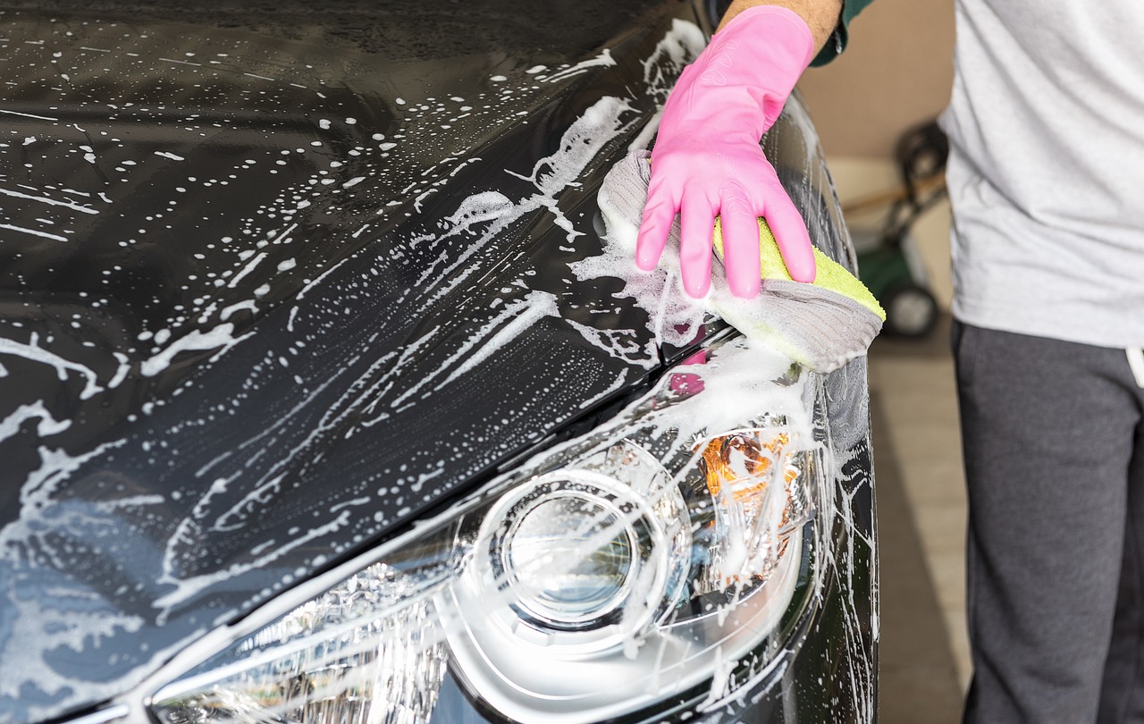¿Quieres lavar tu auto en casa? No te compliques
