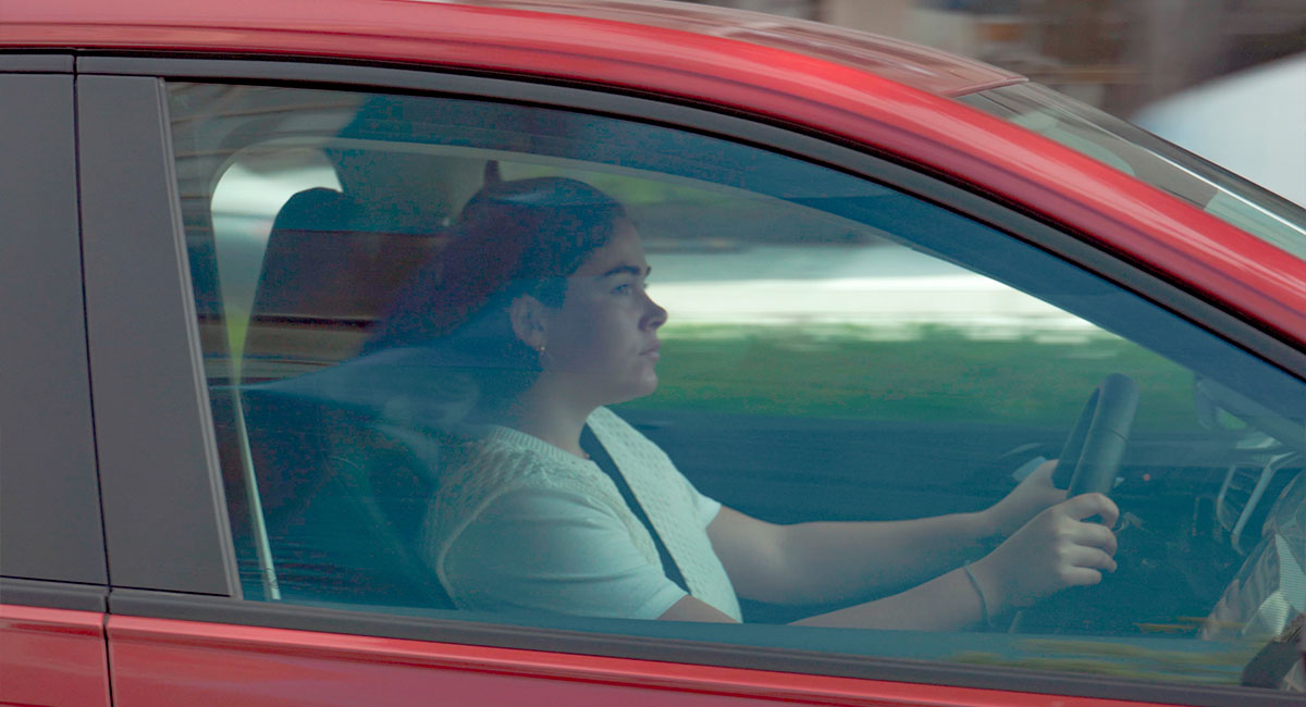 La Experta en Rally, Annia Cilloniz, Desvela los Secretos para Seleccionar un Auto con Estilo y Seguridad